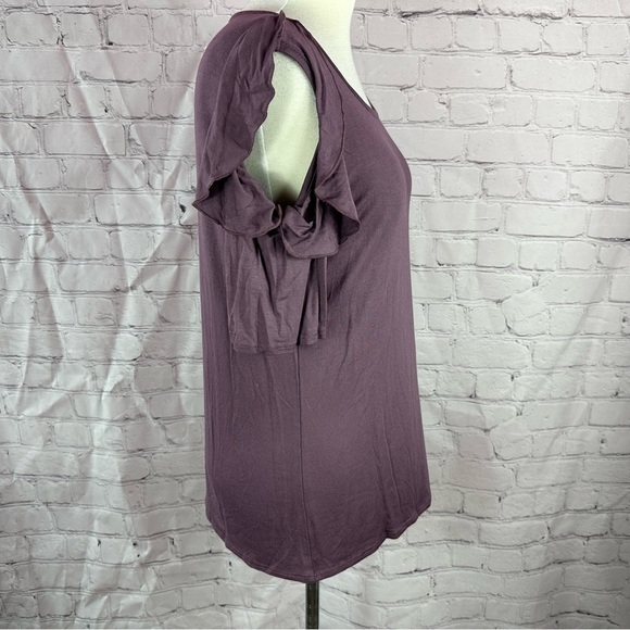 NWT Annabelle boutique ruffle detail Cold shoulder top feminine minimalist Plum - Picture 3 of 11